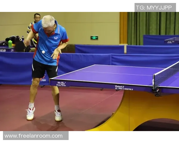 重庆乒乓球队在邀请赛中以81分稳居积分榜首位展现强劲实力